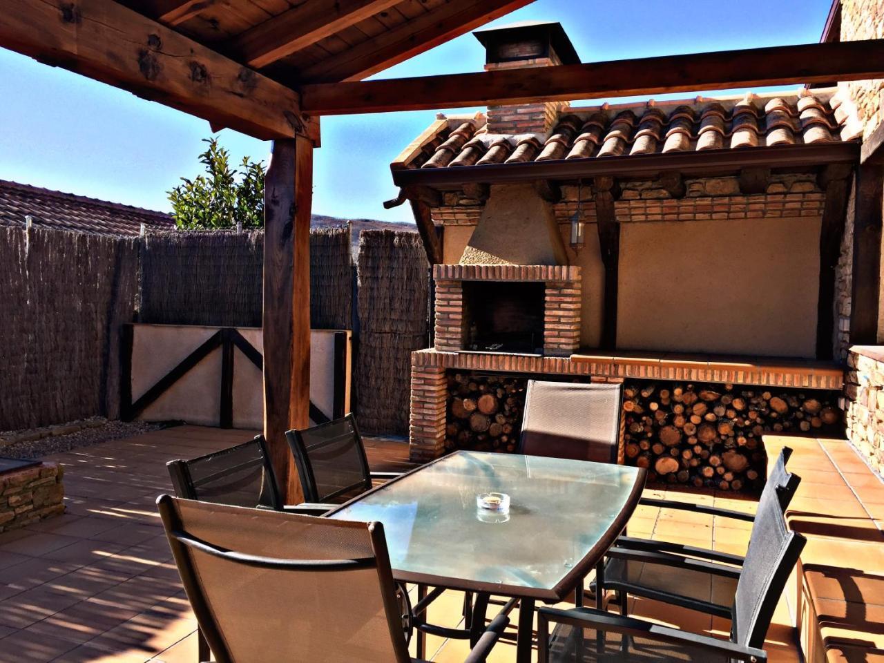 Hostal El Corral De Concejo Horcajuelo de la Sierra Exterior foto